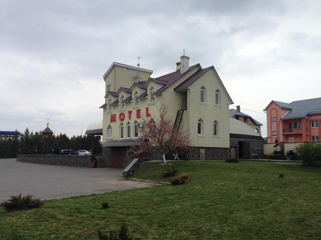 Formula Plus Motel Луцк Экстерьер фото