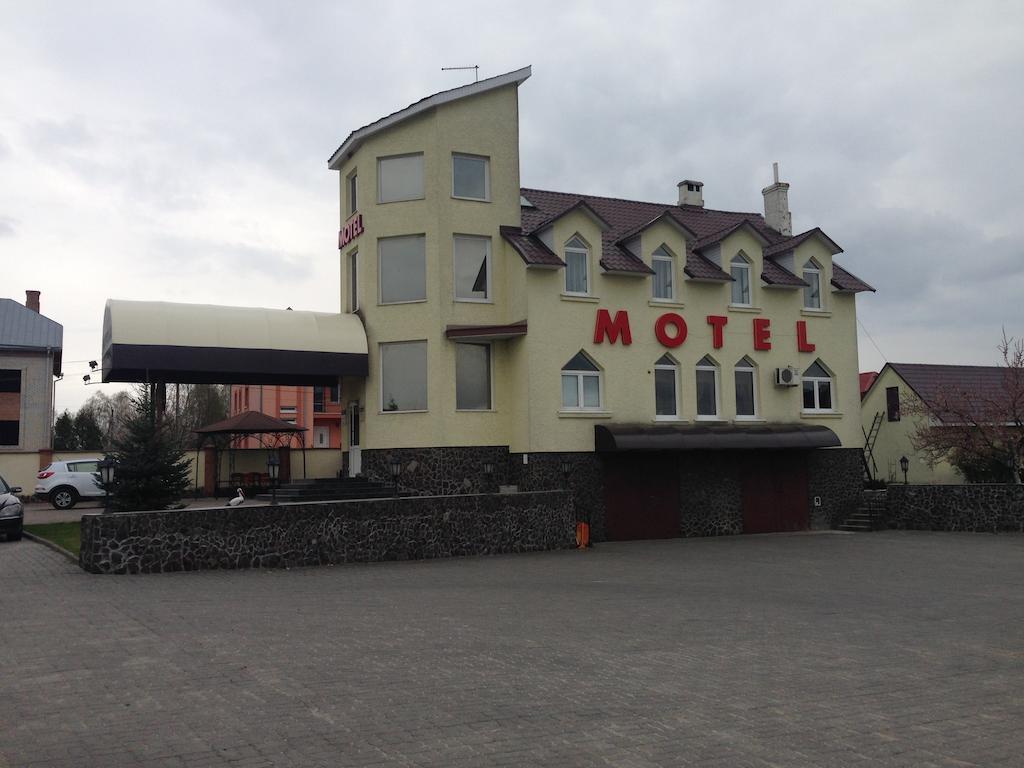 Formula Plus Motel Луцк Экстерьер фото